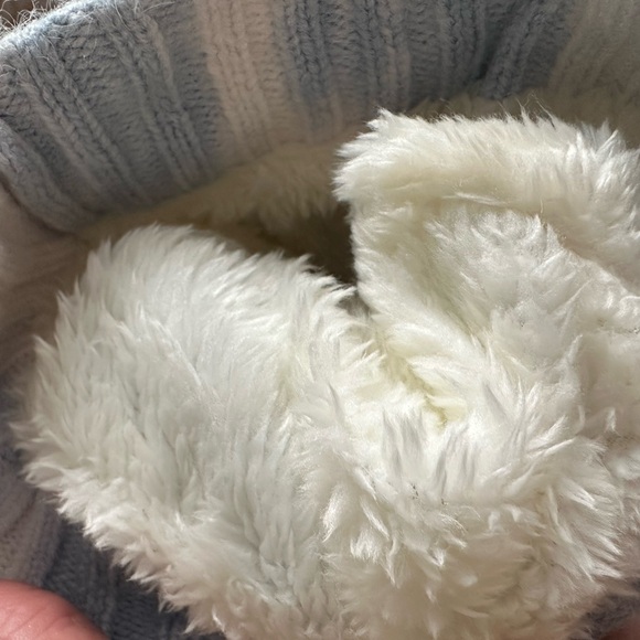 New in package 3 pack of Chenille toques with fur pompon top - lined - Picture 7 of 9